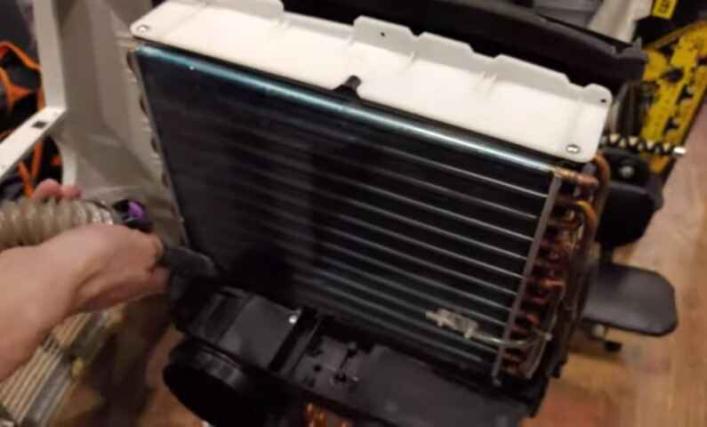 Maintaining your De'Longhi air conditioner