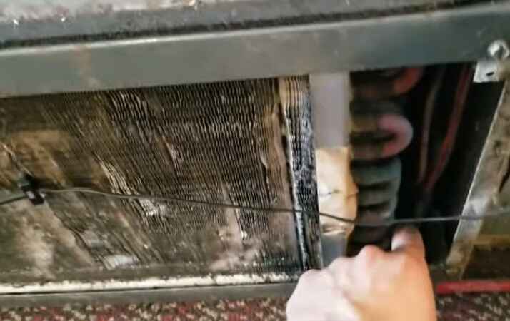 Signs of Amana Air Conditioner Water Leakage