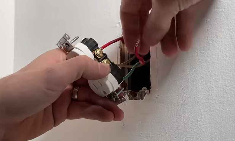 Signs of a Loose Electrical Connection